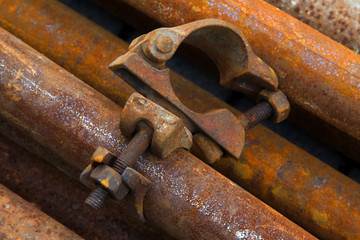 Oxidation of rusty metal fasteners