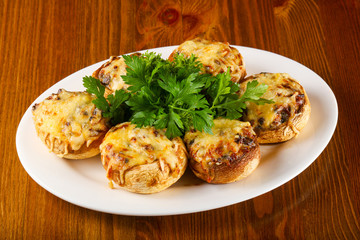 Stuffed champignon with cheese