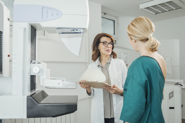 Fototapeta premium Doctor and Patient on Mammography Examination