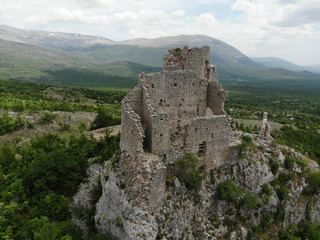 Fototapeta na wymiar Glavaš – Dinarić (Glavas – Dinaric) Fortress is a fortress located in the continental part of Dalmatia, Croatia. It was built in the 15th century, when the region was threatened by Turkish invasions.