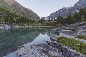 Fototapeta na wymiar Lake Kuiguk. Altai Mountains landscape