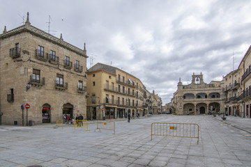 Fototapeta premium Fachada del ayuntamiento en la plaza mayor en Ciudad Rodrigo, Salamanca, España.