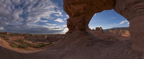 Sunrise around Delecate Arch