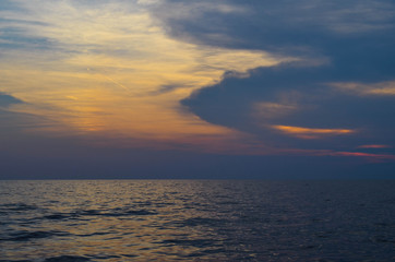 Sonnenuntergang auf dem Meer 