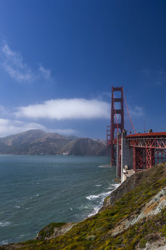 Golden Gate Bridge on a misty day