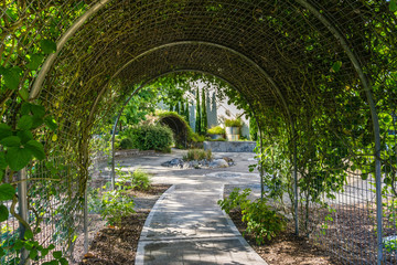 Courtyard Arbors In Seatac