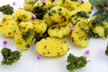 Gnocchi mit Pesto
