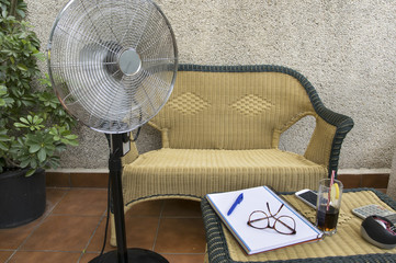 Terraza preparada para tener unas vacaciones trabajando.