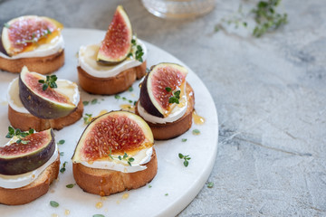 Camembert and figs on toast