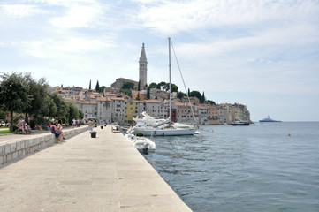 Fototapeta na wymiar Hafen Pula Kroatien