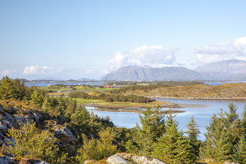Obraz premium Wanderlust around mountain Torghatten in Northern Norfway