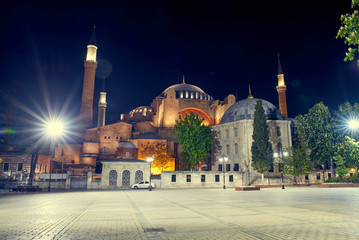 Fototapeta na wymiar The Hagia Sophia in Istanbul at night