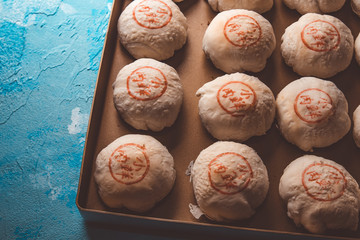 Mustard fresh meat moon cake