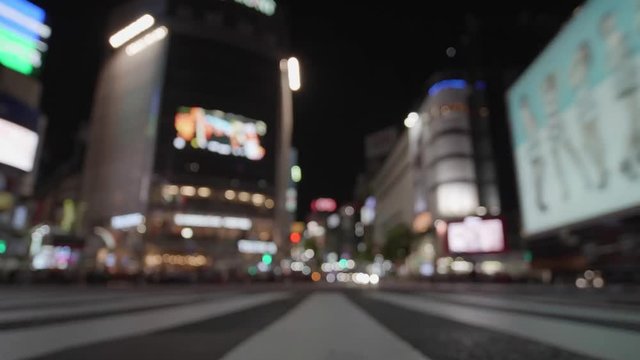 タイムラプス - 渋谷スクランブル交差点の夜景 ソフトフォーカス