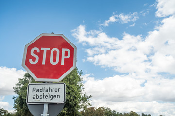 An road stop sign