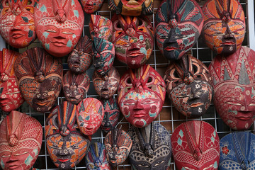 Souvenir shop selling handicrafts of Bali at Ubud Market.Traditional bali handcraft famous market for tourist in Ubud, Bali , Indonesia © MemoryMan