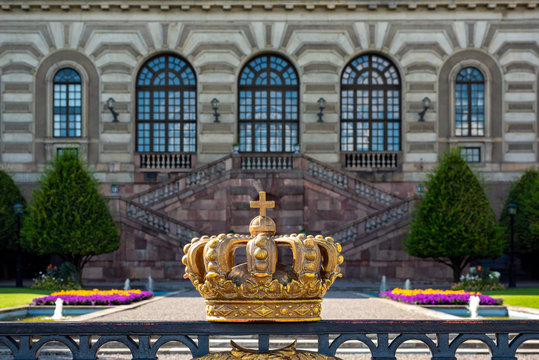 Crown in front of the Royal palace in Stockholm.