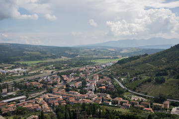 Fototapeta na wymiar landscape from small town italy