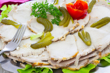 plat de rôti de porc cuit