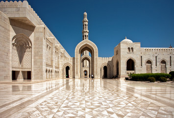 Sultan Qaboos Grand Mosque. Sultanate of Oman. - obrazy, fototapety, plakaty