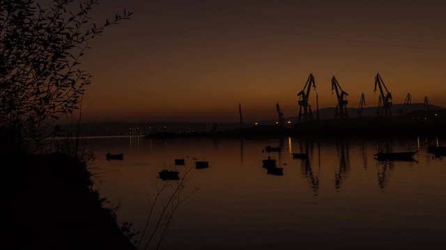 Coucher de soleil sur la ville de Ferrol, Galice, Espagne 