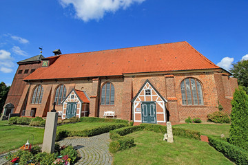 Mittelnkirchen: St. Bartholomäus-Kirche (14. Jh., Niedersachsen)