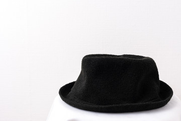 黒のハット