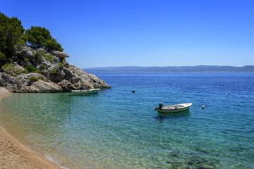 Fototapeta na wymiar Beach in Brela on Makarska Riviera. Croatia.