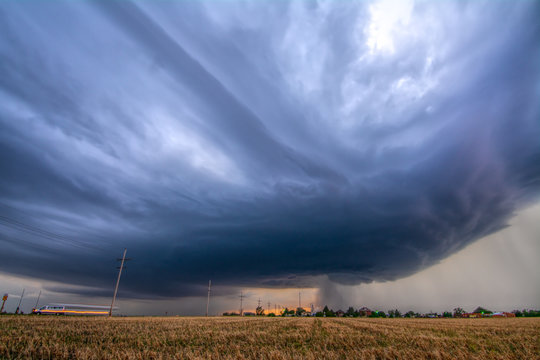 Rotating, tornado-warned storm develops pretty striations over Collyer, Kansas