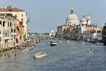 Fototapeta na wymiar Canal Grande, rechts Kirche Santa Maria della Salute, Venezia, Venedig, Italien, Europa
