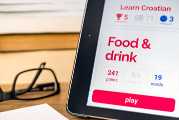 Learning Croatian with language learning app on a tablet: gamification of language learning	