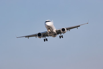 飛行機の着陸 -大阪国際空港-