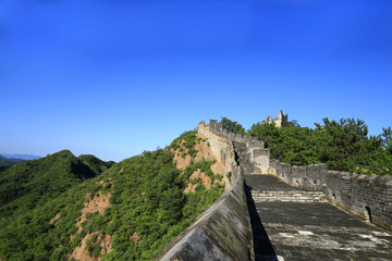 Fototapeta na wymiar The old Great Wall, in the blue sky background