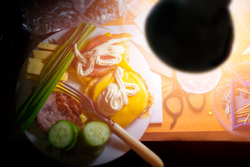 Quick snack at the workplace in the evening. 