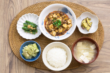 麻婆豆腐の晩御飯セット