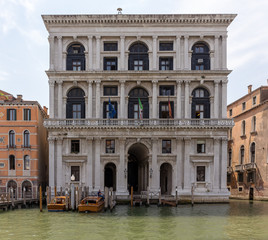 Fototapeta na wymiar Building on the Grand Canal, Venice