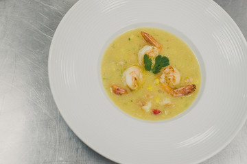 Sopa e Camarões