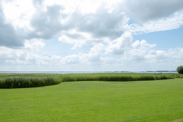 Blick auf das Achterwasser in Zempin