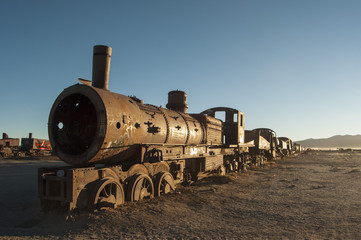 Fototapeta na wymiar Cimetière de trains, Uyuni, Bolivie