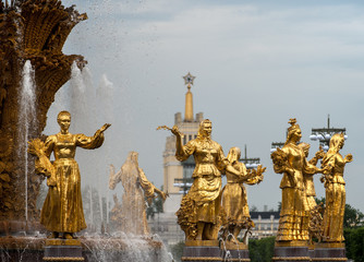 Fototapeta premium ВДНХ, ВВЦ, Фонтан Дружбы Народов