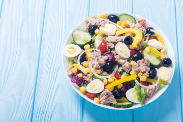 Tuna salad with vegetables