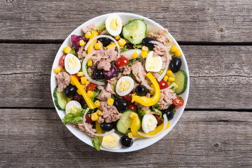 Tuna salad with vegetables