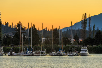 Fototapeta na wymiar Boats dock at the Port of Hood River Marina on the Columbia River