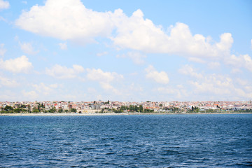 Fototapeta na wymiar Beautiful view of city on sea shore