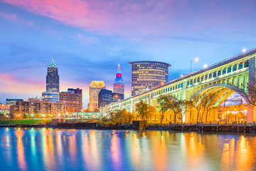 View of downtown Cleveland skyline in Ohio USA - obrazy, fototapety, plakaty
