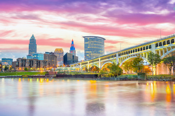 View of downtown Cleveland skyline in Ohio USA - obrazy, fototapety, plakaty