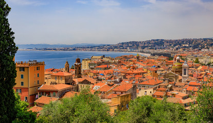 Fototapeta na wymiar Nice old town and city coastline on the Mediterranean Sea