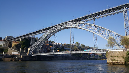 Fototapeta na wymiar The Dom Luís I Bridge over the River Douro