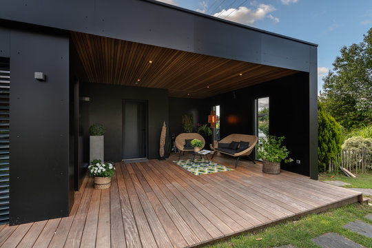  Extension avec terrasse d'une maison r&eacute;nov&eacute;e