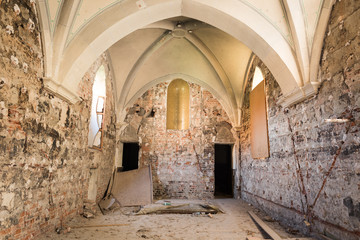 Fototapeta na wymiar Detail of a romanic vault in a mediaeval church